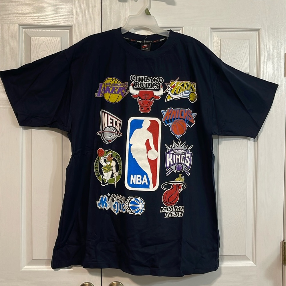 VINTAGE NIKE SIZE XXXL NBA T-SHIRT NEW WITH TAGS!!!